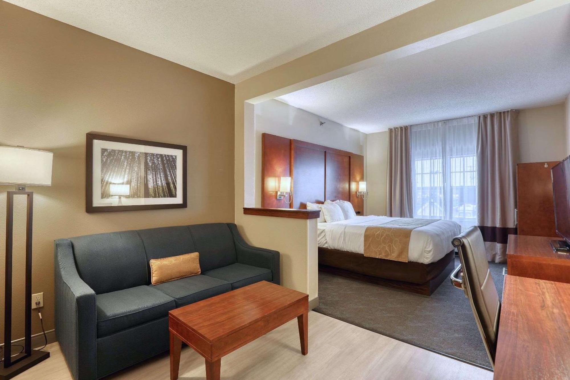 Comfort Suites Appleton Airport Екстер'єр фото