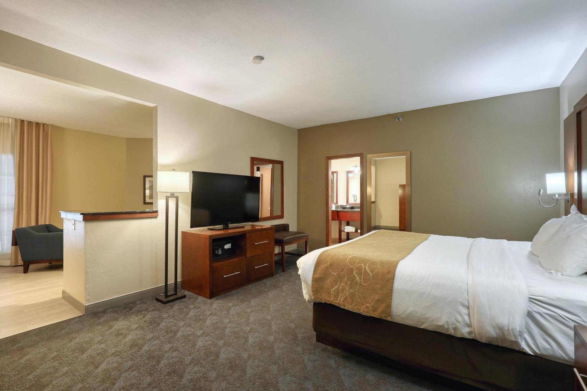 Comfort Suites Appleton Airport Екстер'єр фото