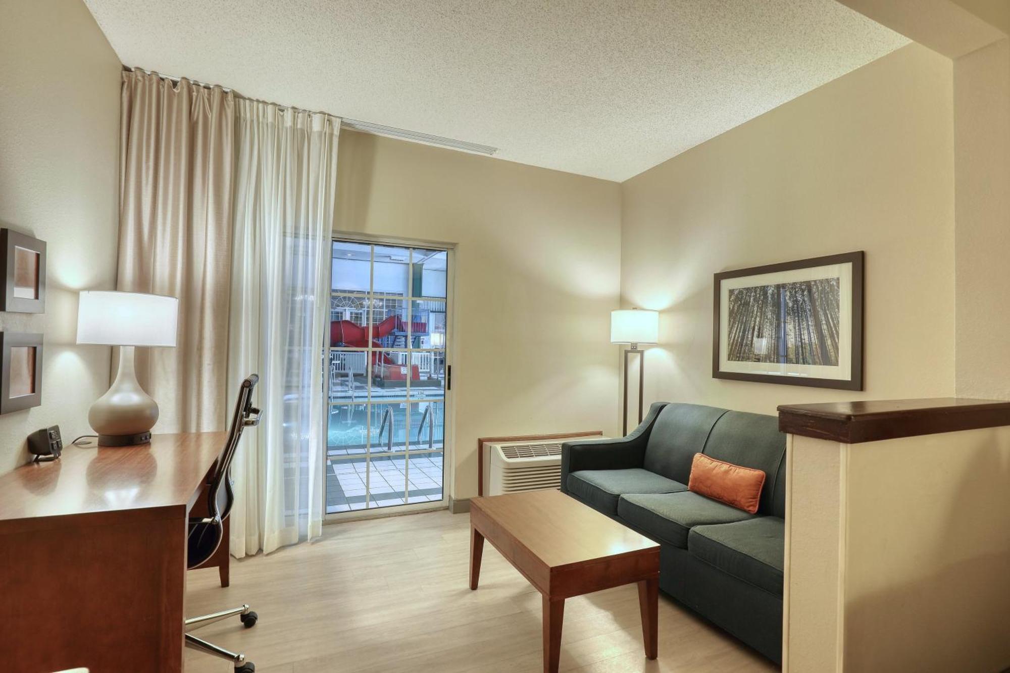 Comfort Suites Appleton Airport Екстер'єр фото