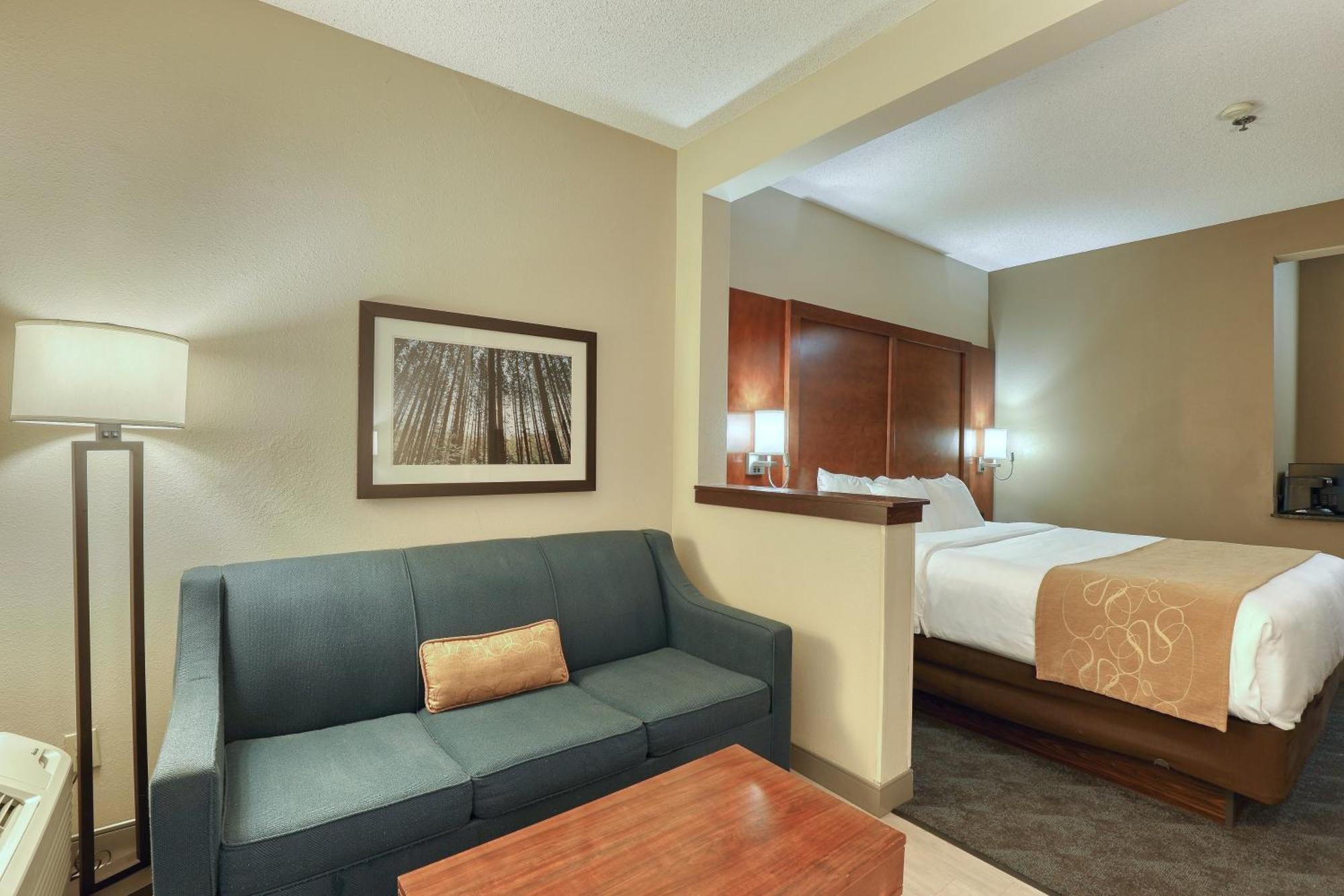 Comfort Suites Appleton Airport Екстер'єр фото