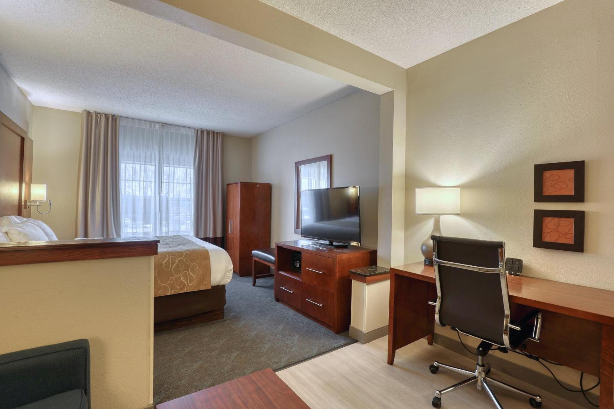 Comfort Suites Appleton Airport Екстер'єр фото