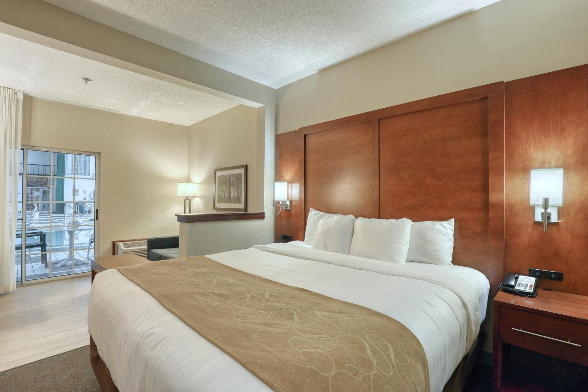 Comfort Suites Appleton Airport Екстер'єр фото