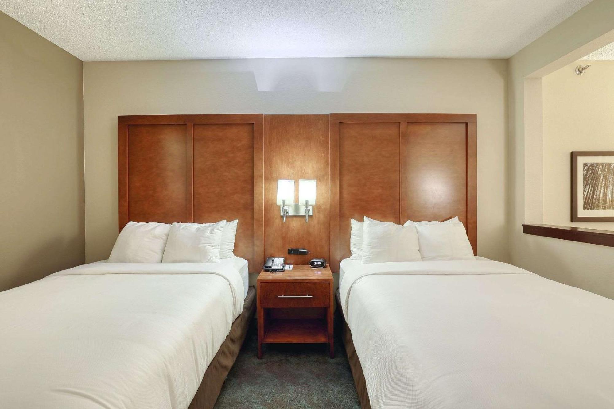 Comfort Suites Appleton Airport Екстер'єр фото