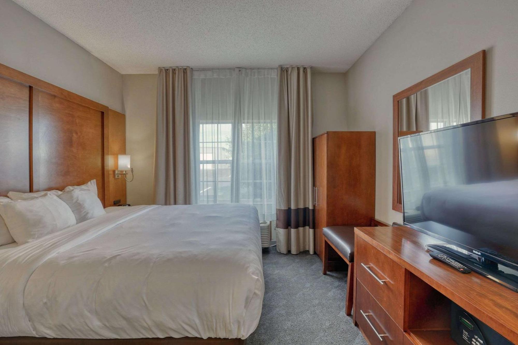 Comfort Suites Appleton Airport Екстер'єр фото