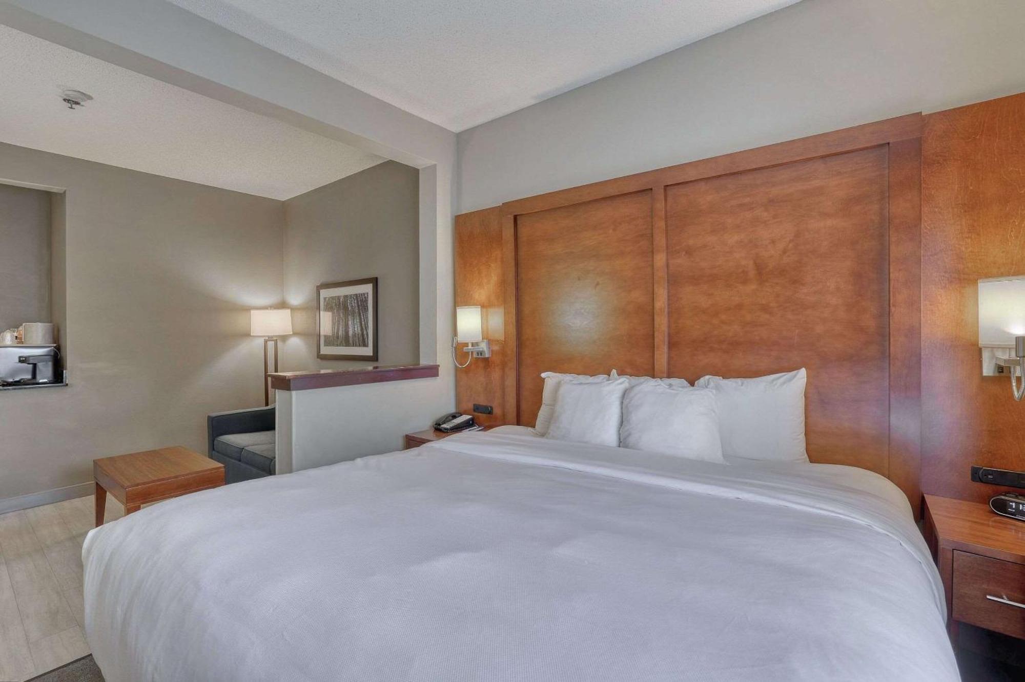 Comfort Suites Appleton Airport Екстер'єр фото