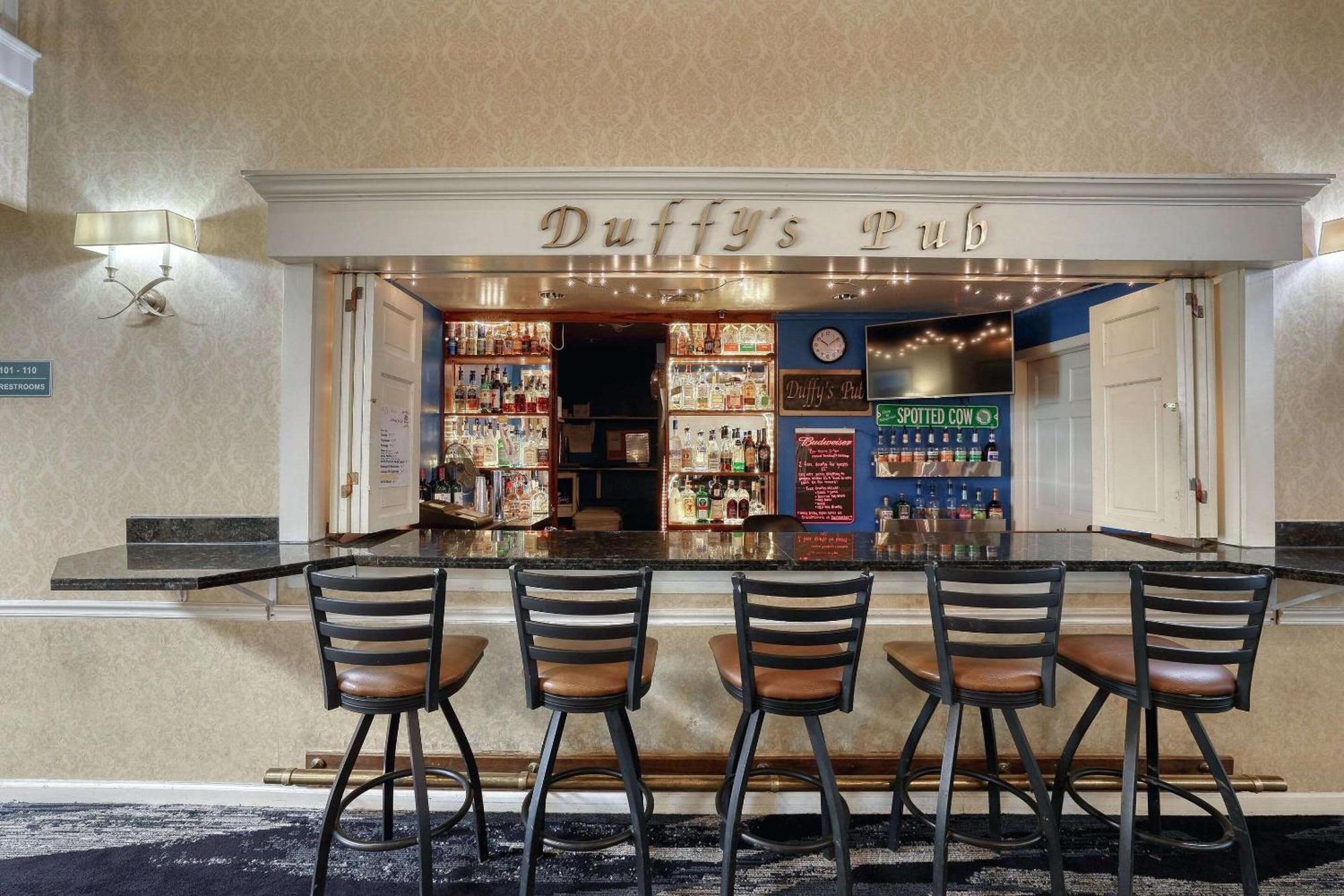 Comfort Suites Appleton Airport Екстер'єр фото