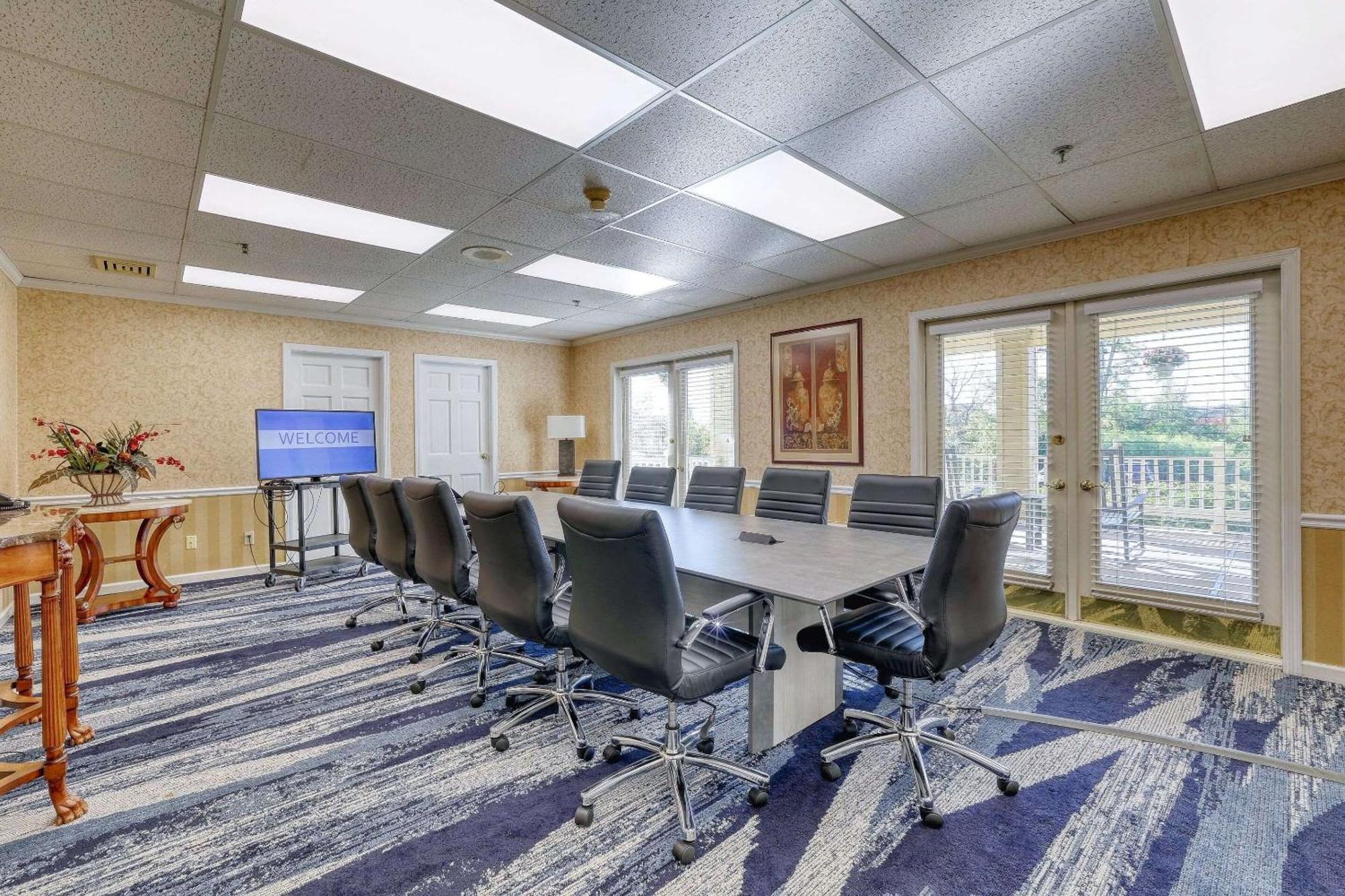 Comfort Suites Appleton Airport Екстер'єр фото