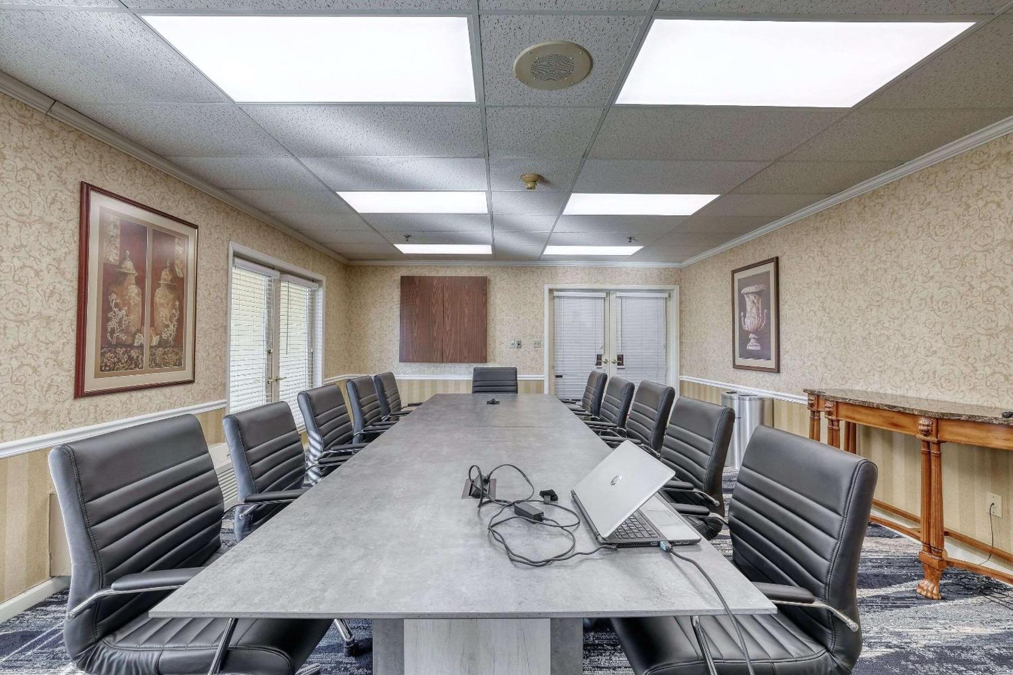 Comfort Suites Appleton Airport Екстер'єр фото