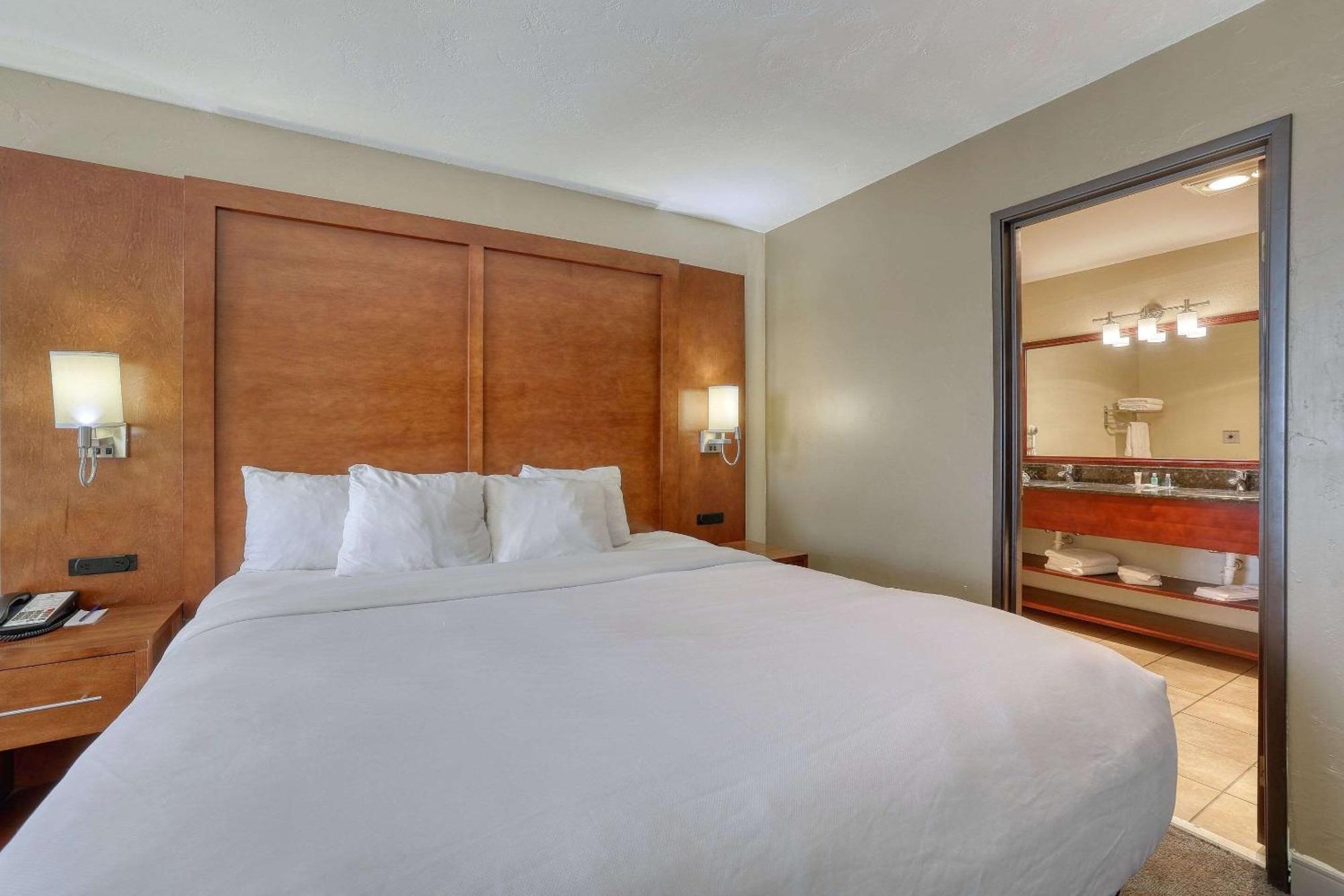 Comfort Suites Appleton Airport Екстер'єр фото