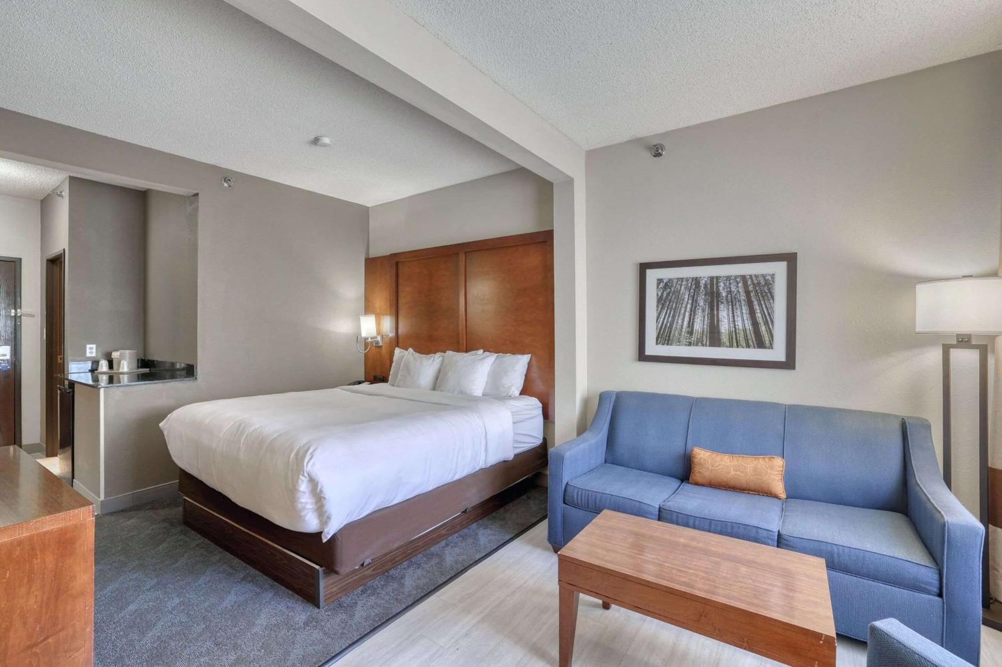Comfort Suites Appleton Airport Екстер'єр фото