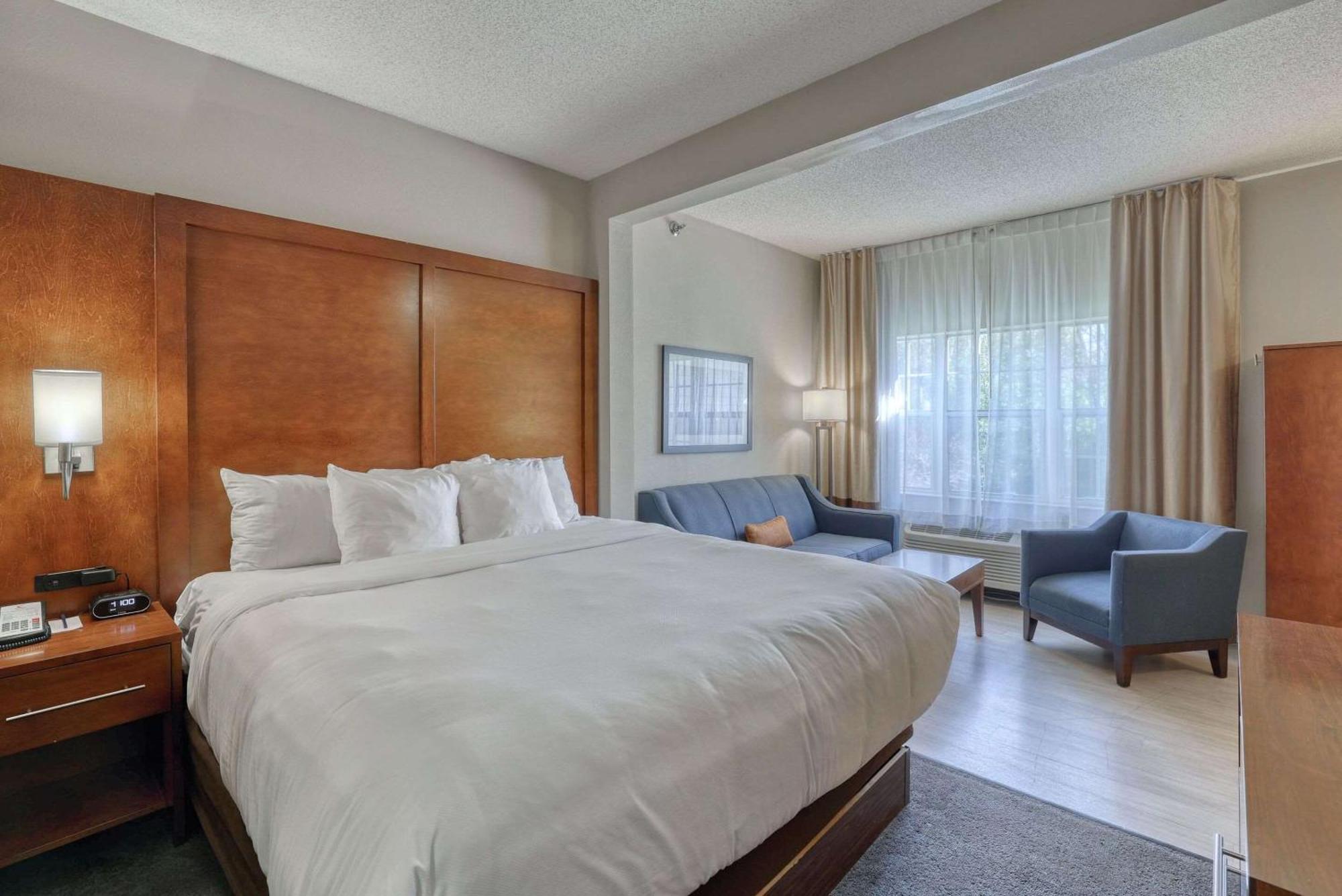 Comfort Suites Appleton Airport Екстер'єр фото