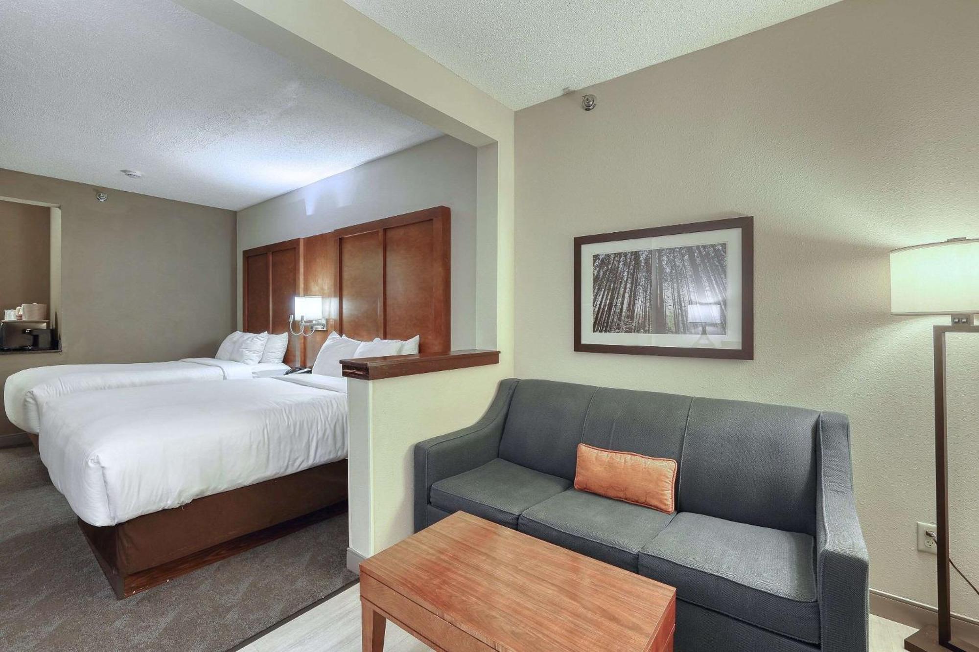 Comfort Suites Appleton Airport Екстер'єр фото