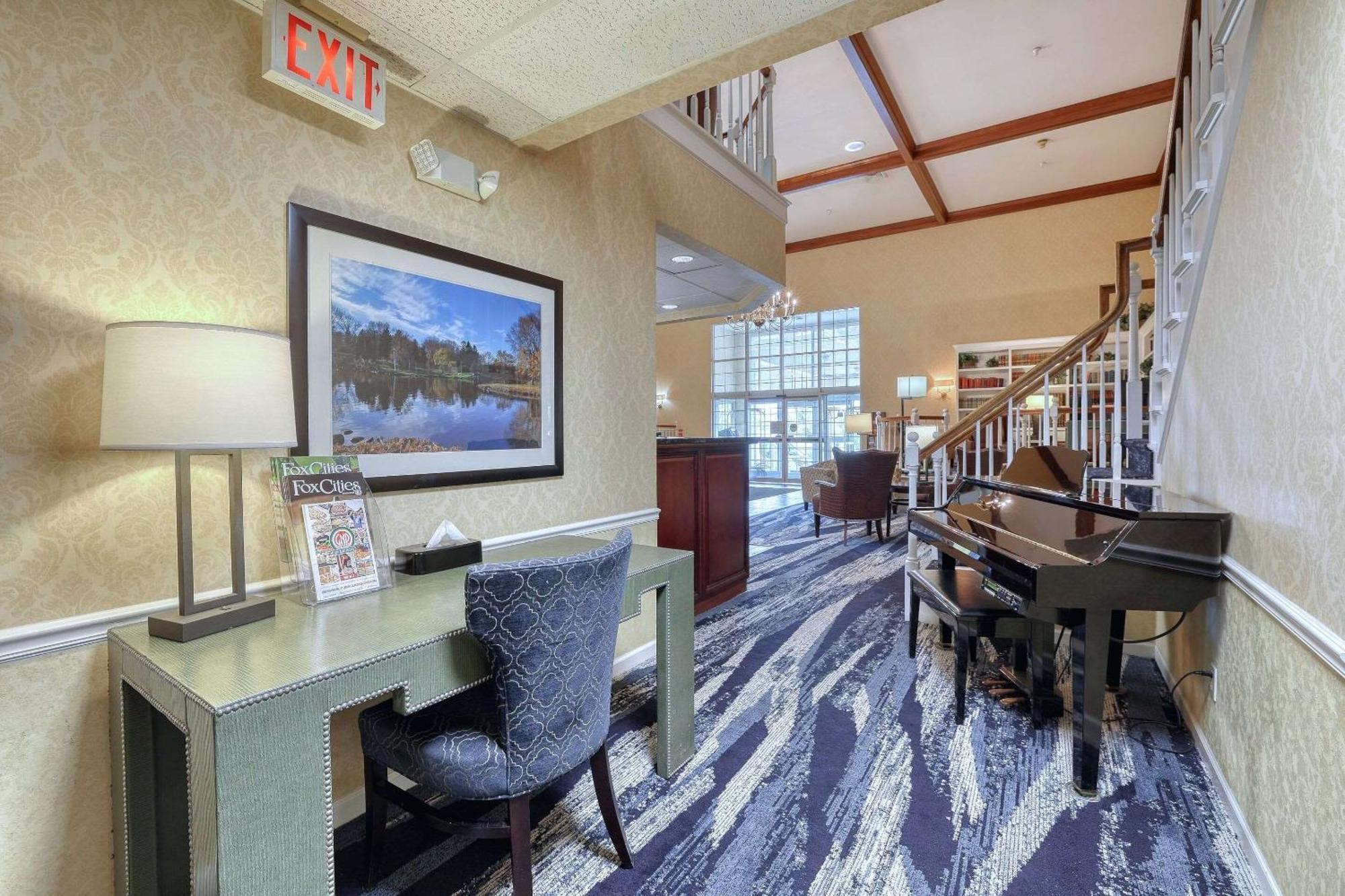 Comfort Suites Appleton Airport Екстер'єр фото