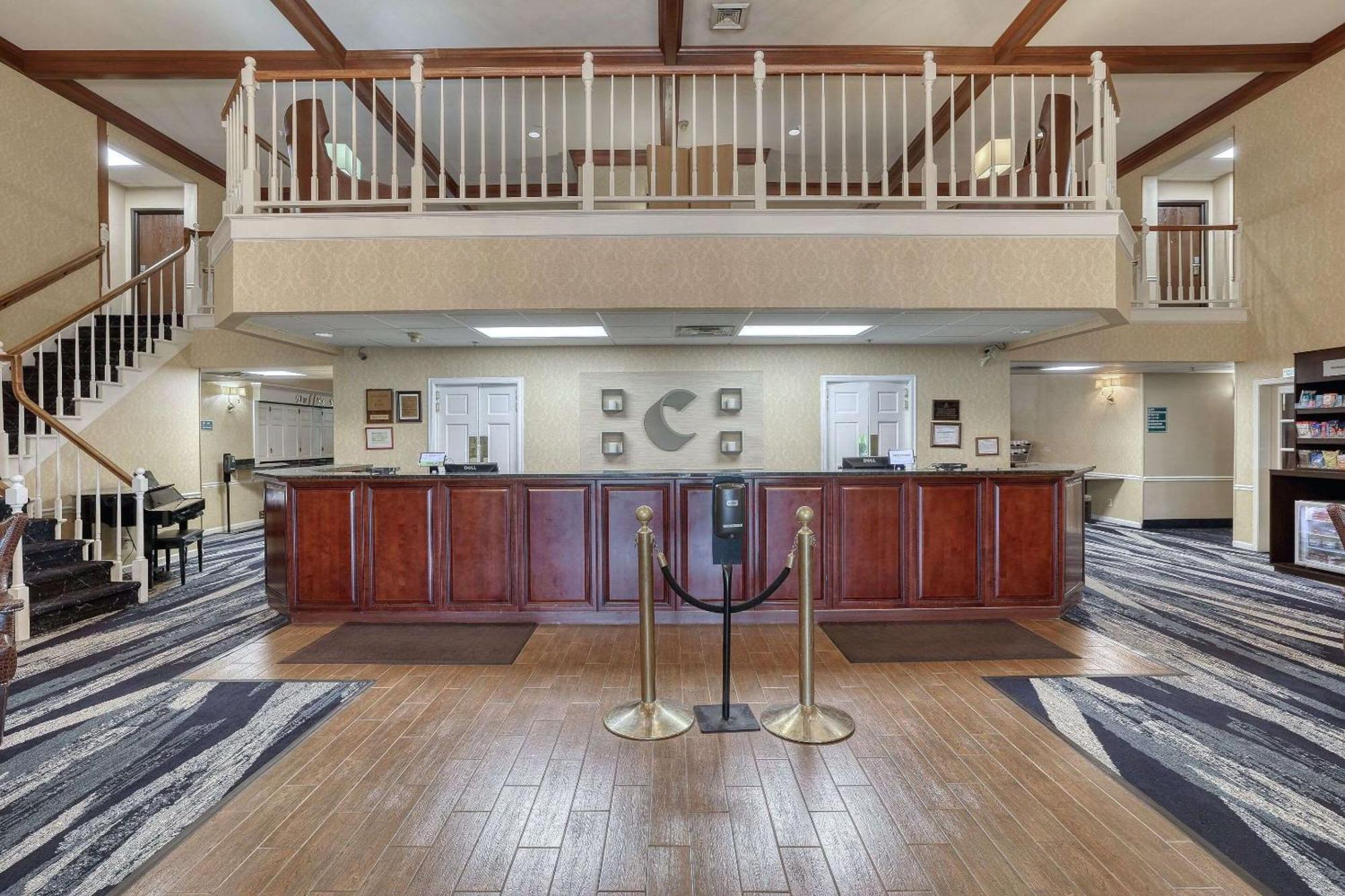 Comfort Suites Appleton Airport Екстер'єр фото